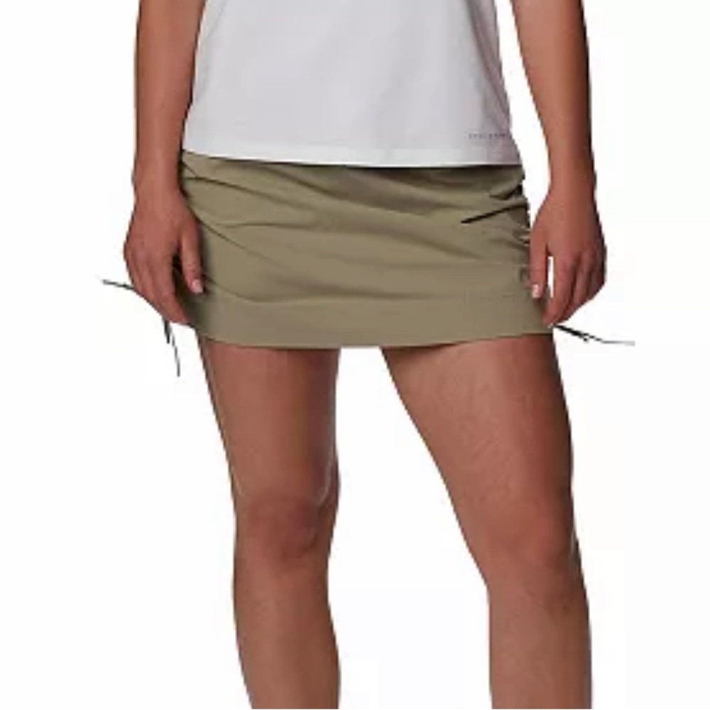 Tan Columbia skorts size small
